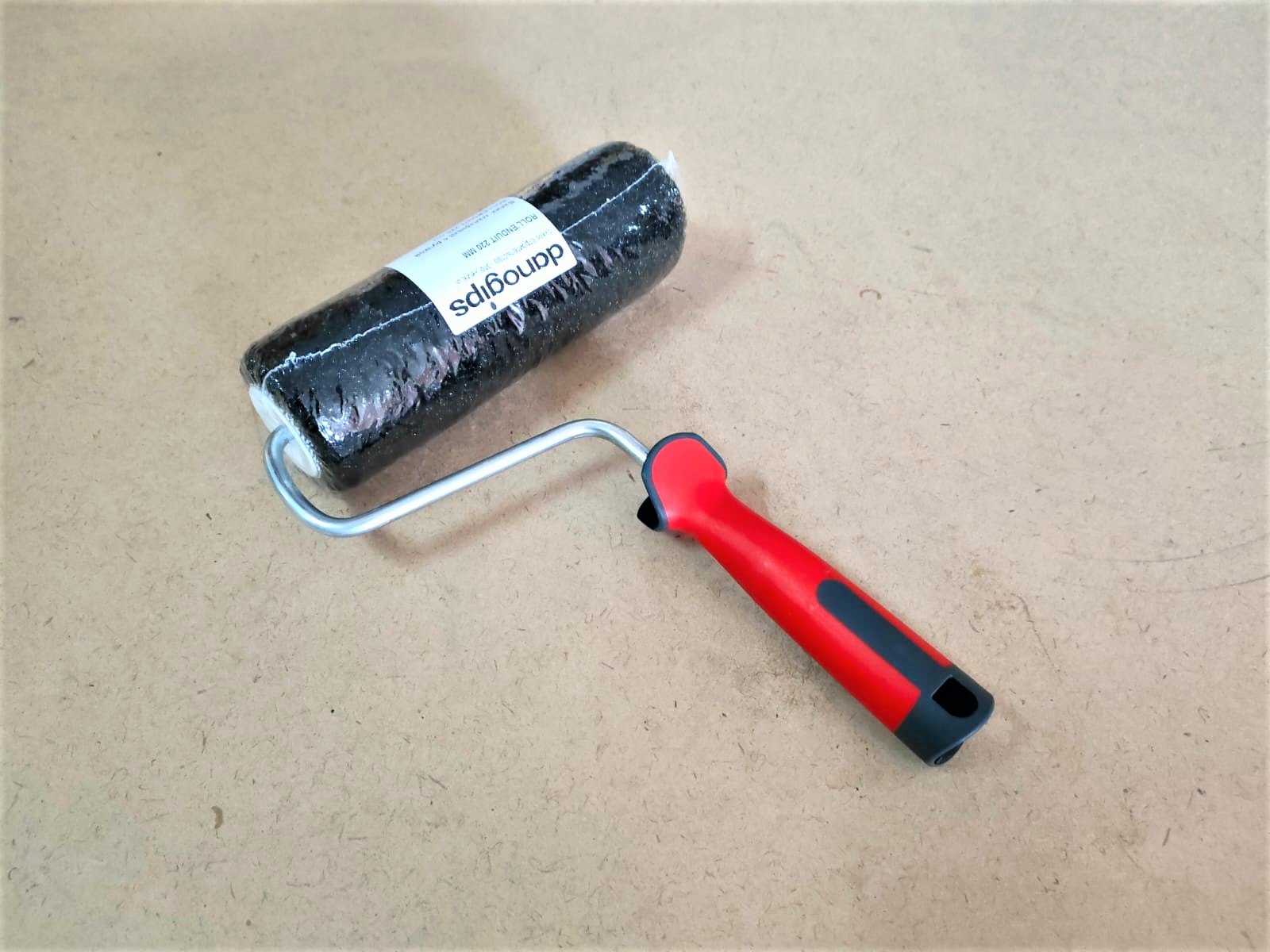Валик с ручкой для шпаклевки 220 мм  ROLLENDUIT danogips