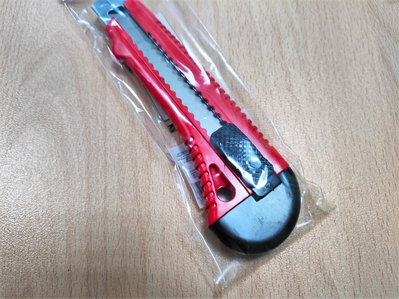 Малярный нож со сменными лезвиями MATRIX 18 мм