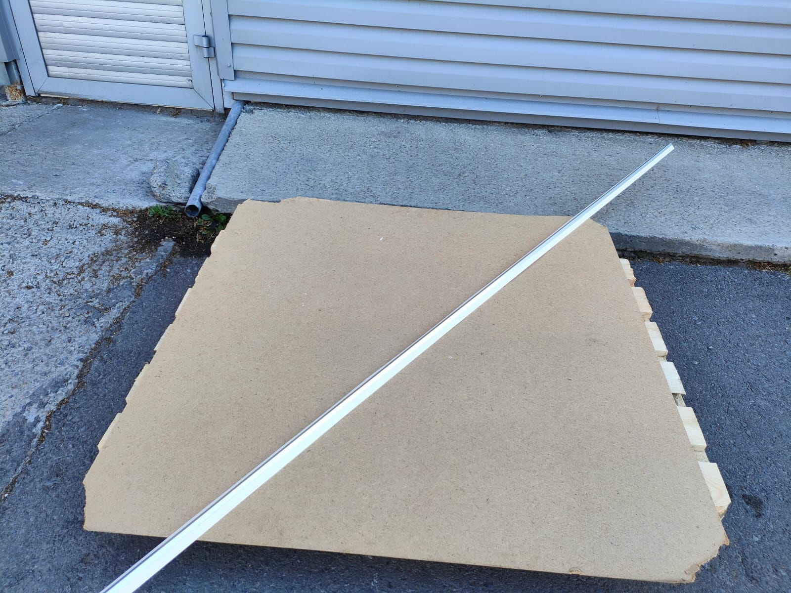 Металлизированный уголок sheetrock (Шитрок) на бумажной основе для внутренних углов 3,05 м